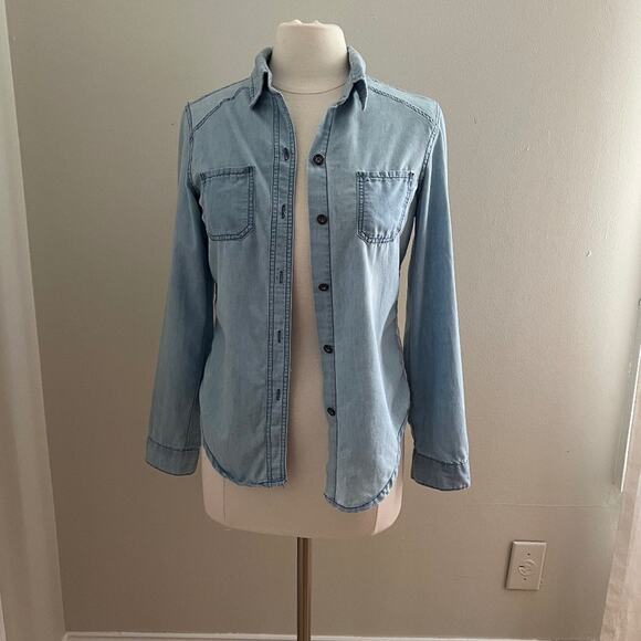 Button Up / Sheer Lace Back - Picture 7 of 9